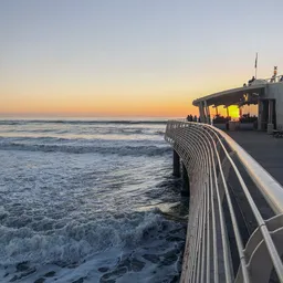 Il pontile di Lido di Camaiore al tramonto